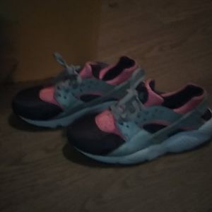 Huaraches. Size 6